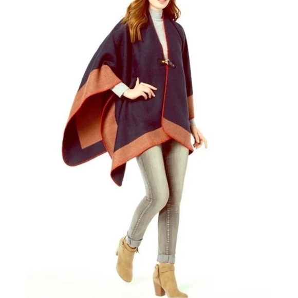 Vince Camuto Teal Herringbone Whipstitch Poncho Ruana Cape Shawl Topper RARE - Picture 3 of 10